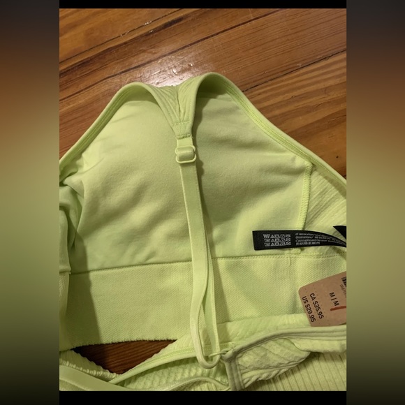 NWT Victoria Secret PINK Neon Yellow Sports Bra Seamless Size Medium - Picture 7 of 8